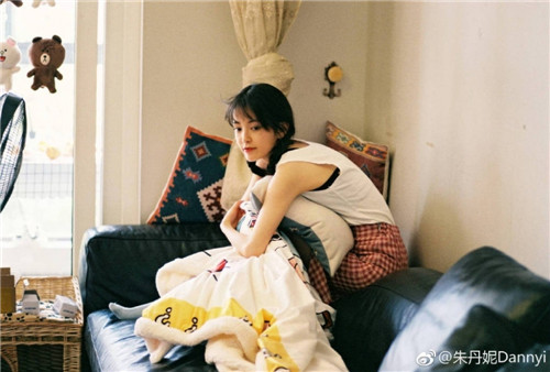 黑料不打烊tttzzz最新版：观看最新最好看的视频内容