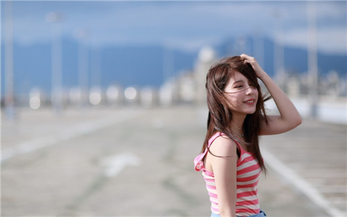 蜜桃直播绿色软件：最新最火的手机影视播放器