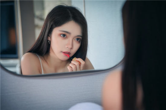 草莓app下载安卓版：带有最特色标签的影视播放器软件