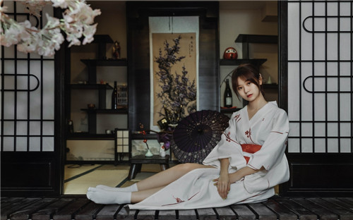 俏佳人下载汅api免费：免费的影视播放应用软件