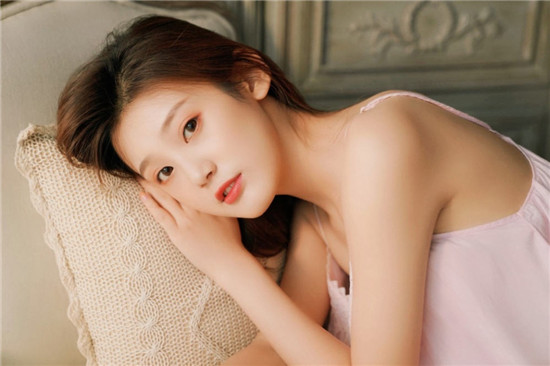 幸福宝8008app隐藏入口免费视频：美女视频24小时不断的更新