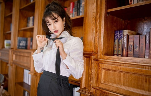 火辣辣app福引导大全：美女精品福利无限看