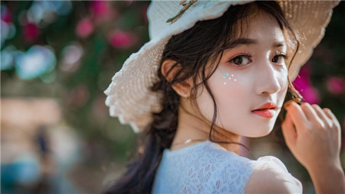 huluwa葫芦娃里不卖药,千万影片你需要解锁版：小姐姐们在这里等你