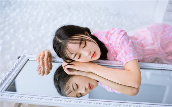 丝瓜草莓榴莲深夜释放自己污丝瓜：海量热片无需vip免费看