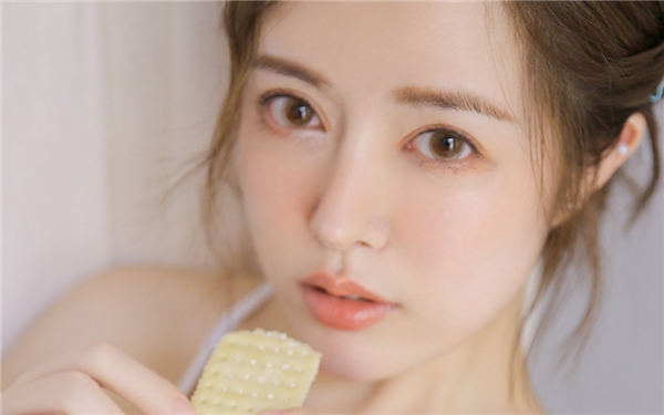 秋葵app无限看最新版安装18岁：不要钱免费看片神器