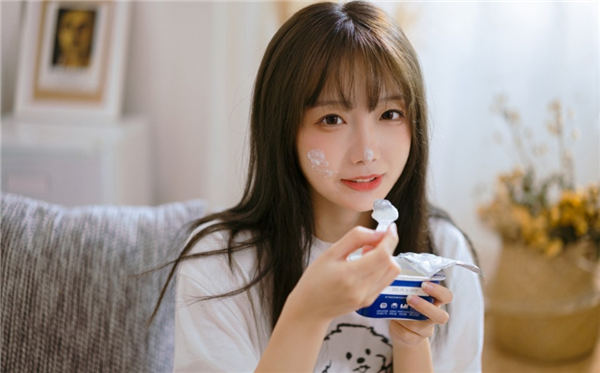 花季传媒v3.084每天免费三次：一个深夜国大片在线观看平台