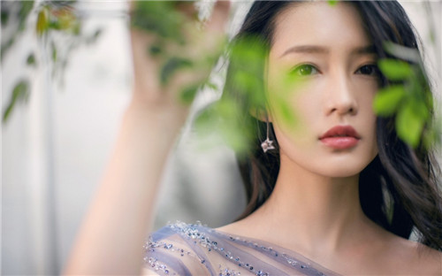 丝瓜香蕉向日葵枝草莓秋葵绿巨人：一个不需要付费就能白嫖的播放软件