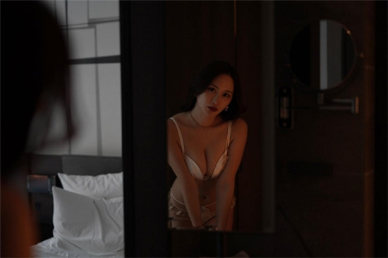 香蕉芭乐鸭脖未满十八岁：一款夜里轻松看火热大片