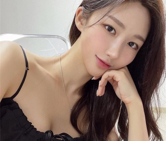 丝瓜汅api免费秋葵在线观看：深夜看污片的最佳选择