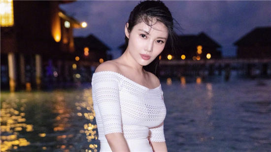 草莓丝瓜芭乐向日葵小猪黄：精彩刺激的美女视频资源看不完