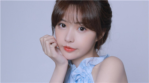 丝瓜草莓榴莲香蕉向日葵大全：聚合超多好看视频的手机播放器软件