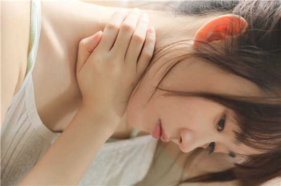 а√天堂资源地址在线官网bt：深夜尽情观看美女福利的播放器