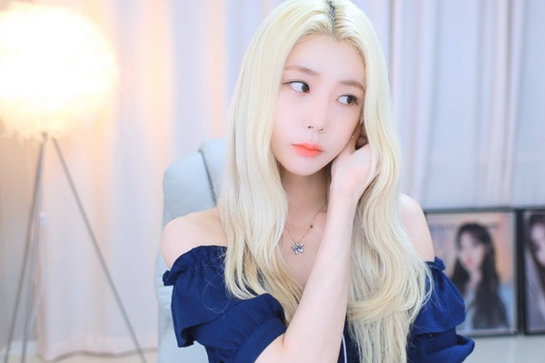 仙踪林companylimited张婉莹：welcome on line word英文入口