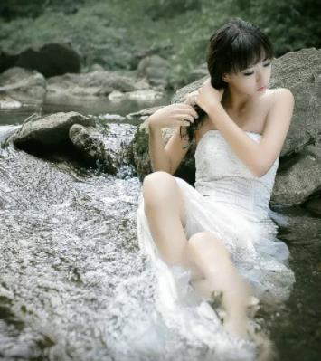 秋葵草莓香蕉榴莲绿巨人大全免费版:各种功能让用户更加方便地看视频