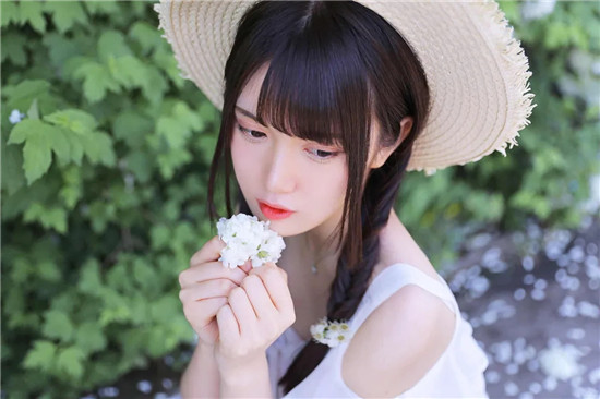 18岁女rapperdisssubs13汉语台湾app大量网红黑料,网友:还有定制视频哦!