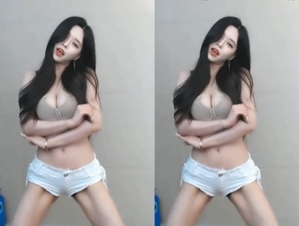 菠萝蜜万能播放器：一款有成版抖音富二代短视频的app