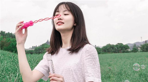 草莓樱桃丝瓜绿巨人秋葵安卓解锁版：一个让人心旷神怡的观影平台