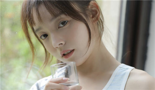 花蝴蝶免费视频直播高清版极速版：一款让人飘飘欲仙的播放软件