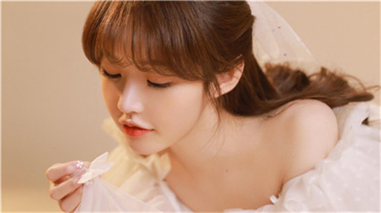 秋葵绿巨人草莓樱桃榴莲泡芙：无需充值也能享受VIP待遇