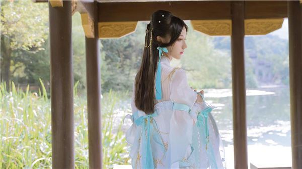 金鱼直播官方手机版:了解女神们私底下与众不同的另一面