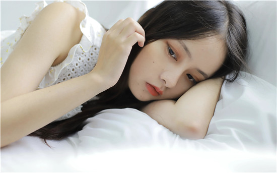 草莓樱桃丝瓜绿巨人秋葵污黄无限制版：一款广受好评的视频播放app