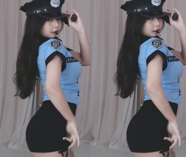 富二代:一款不充钱就能看所有污的老司机神器