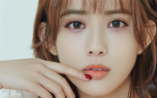 富二代app官方免费ios：热门视频互动点击感受惊喜