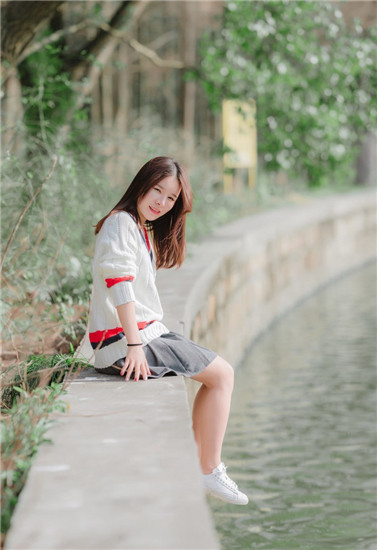 啦啦啦中国日本韩国真正快速高清的影视APP！云播观影模式十分好用！