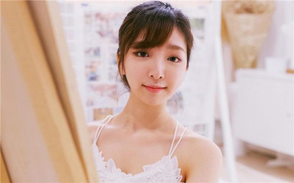 豆奶视频免vip纯净版:女主播的皮肤都是水嫩嫩的