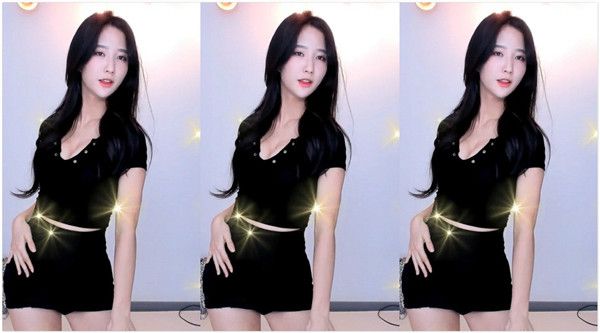 富二代APP无限次破解版:美女主播们个个都是非常乖巧温顺的