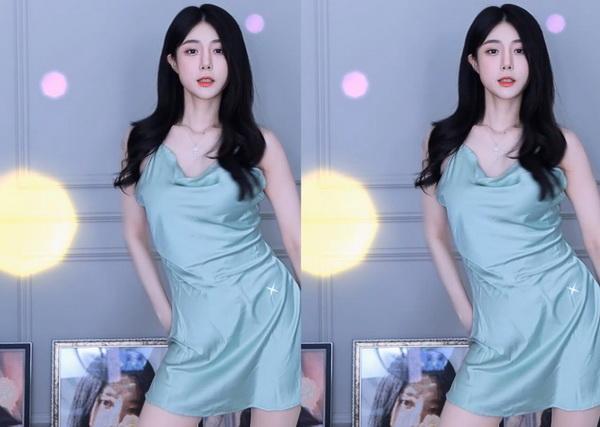 欧洲不卡二卡三卡四卡免费看点又多？网红老狼：有女高中生直播哦！