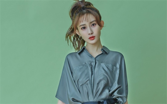 富二代app下无限看ios：美女影视大片互动等你把握独家热趣味