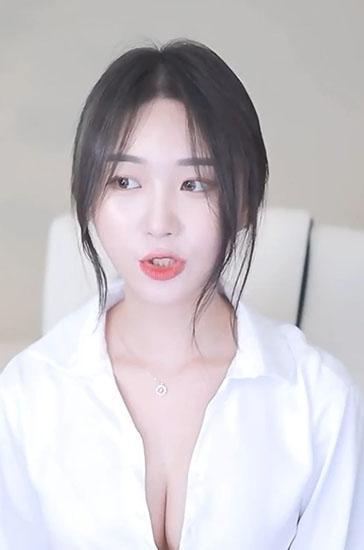 草莓视频最新版一款没有VIP限制的深夜福利平台