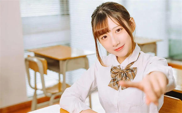 凌晨三点看的片www动漫完全免费，网友：操作方便！