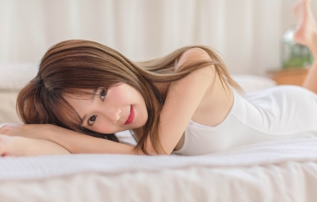 秋葵视频带你看另外世:有着多种功能的夜里必看视频软件