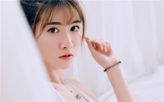 秋葵 草莓 丝瓜 黄瓜 榴莲绿巨人无限看：边看边交流的短视频互动软件