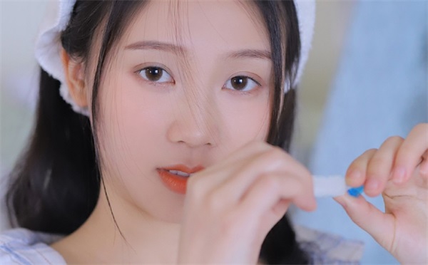 香蕉榴莲秋葵绿巨人草莓樱花最新版：视频内容都很健康的手机软件