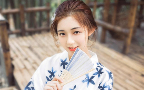 无限资源日本2019版免费：美女无遮挡直播软件免费看