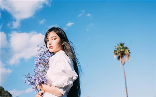 榴莲绿巨人香蕉草莓视频免费版：观看视频完全不受限制的播放软件