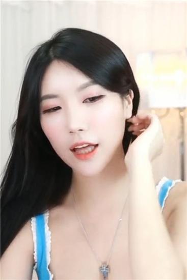 幸福宝APP官网入口站长统计最新版一款男生最喜欢的亏亏直播软件