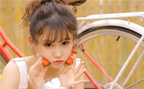 秋葵绿巨人草莓樱桃榴莲2024免费版：不同风格视频都有提供的手机播放软件