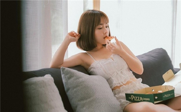 草莓茄子丝瓜樱桃鸭脖绿巨人app大全：一款宅男们必备的视频播放软件