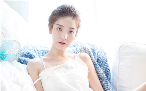 斗鱼女主播推广国产一卡2卡3卡4卡网站二百被警告，原来是超管误会了！