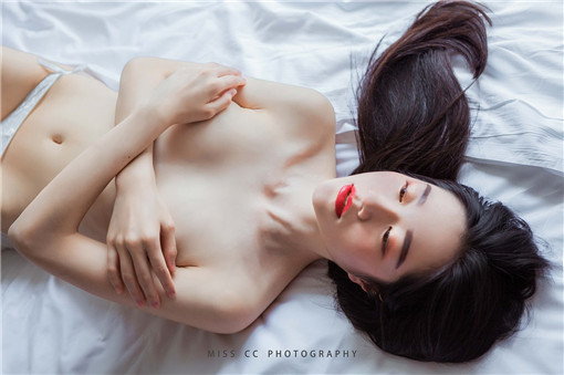 亚洲一卡一卡二新区乱码无人区二画质1080P，网友透露：还都是无水印观看