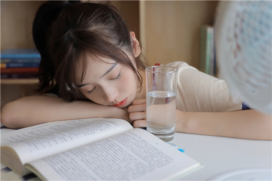 草莓秋葵菠萝蜜黄瓜丝瓜苹果ios最新版：一款不占用内存的播放APP