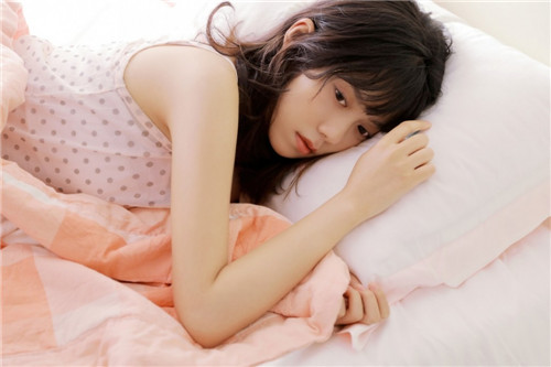 秋葵视频男的加油站女人的美容院：内置直接的视频库