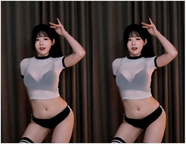 黑料视频污版：美女直播间光光等你来