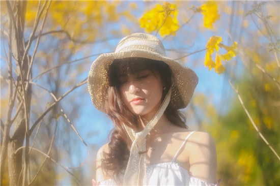 樱桃草莓秋葵丝瓜黄瓜绿巨人大全：新鲜视频尽情观看