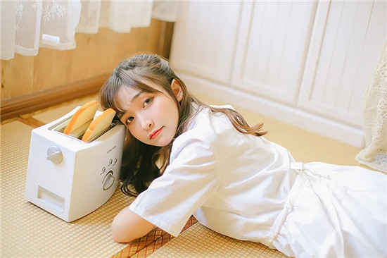 夫妻之间看的视频哔哩哔哩：一款超大尺寸哔哩哔哩网站