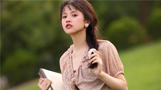 大香区煮伊区2020小辣椒精品版可以立马观看，网友表示：省时又省心